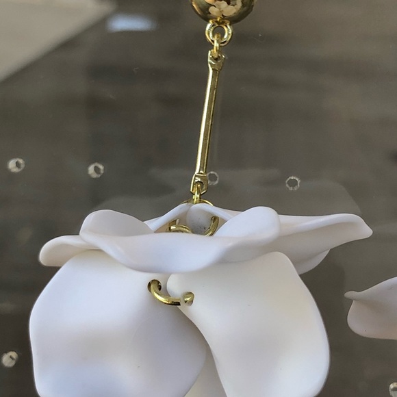 GOLD WHITE DROP EARRINGS - Picture 2 of 3